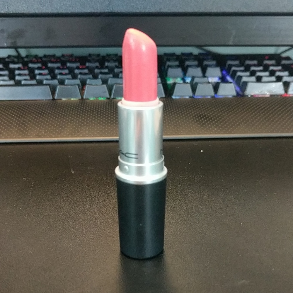 Mac force of love lipstick